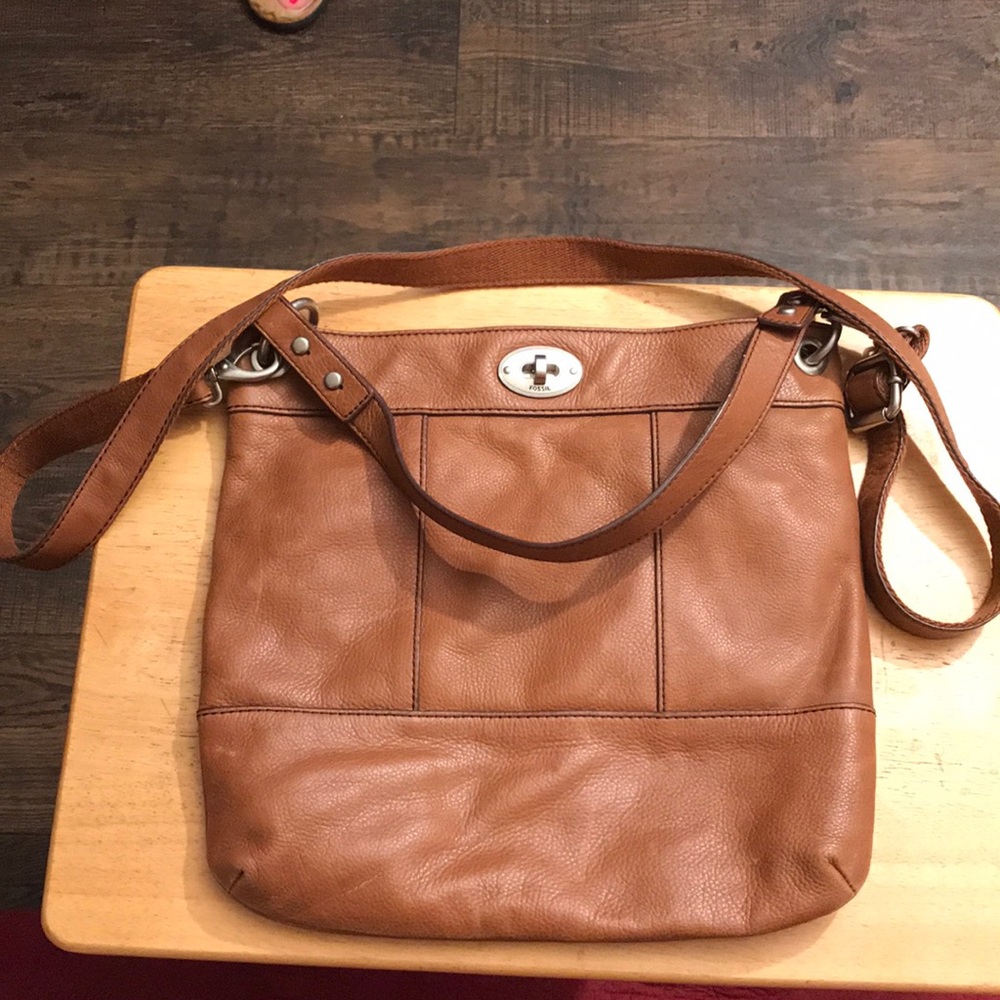 Fossil leather hobo.